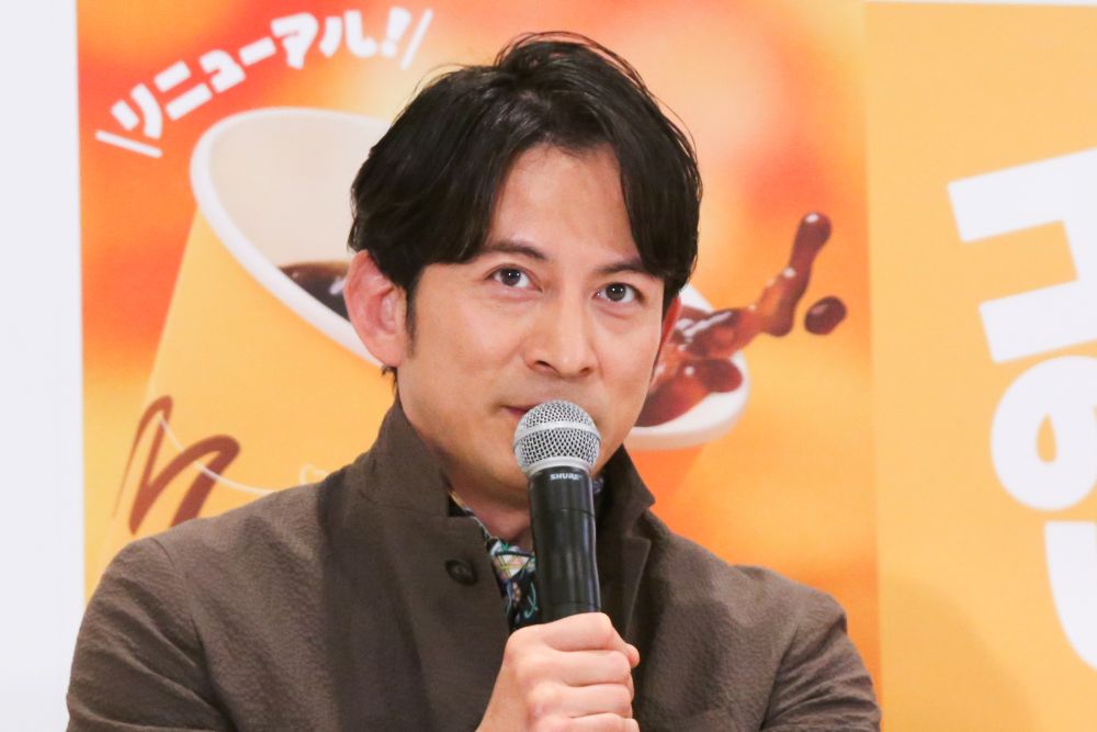 やってみたいことを語る岡田准一さん