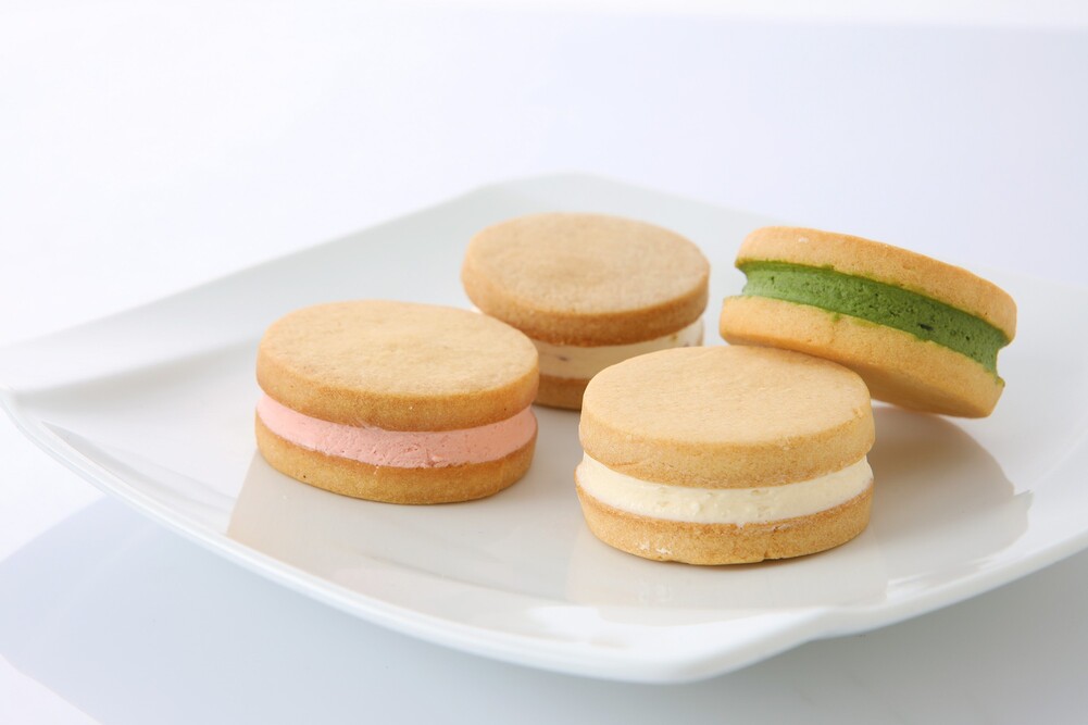 人気の「洛甘バターサンド」に<桜>が加わって三色展開で販売開始!