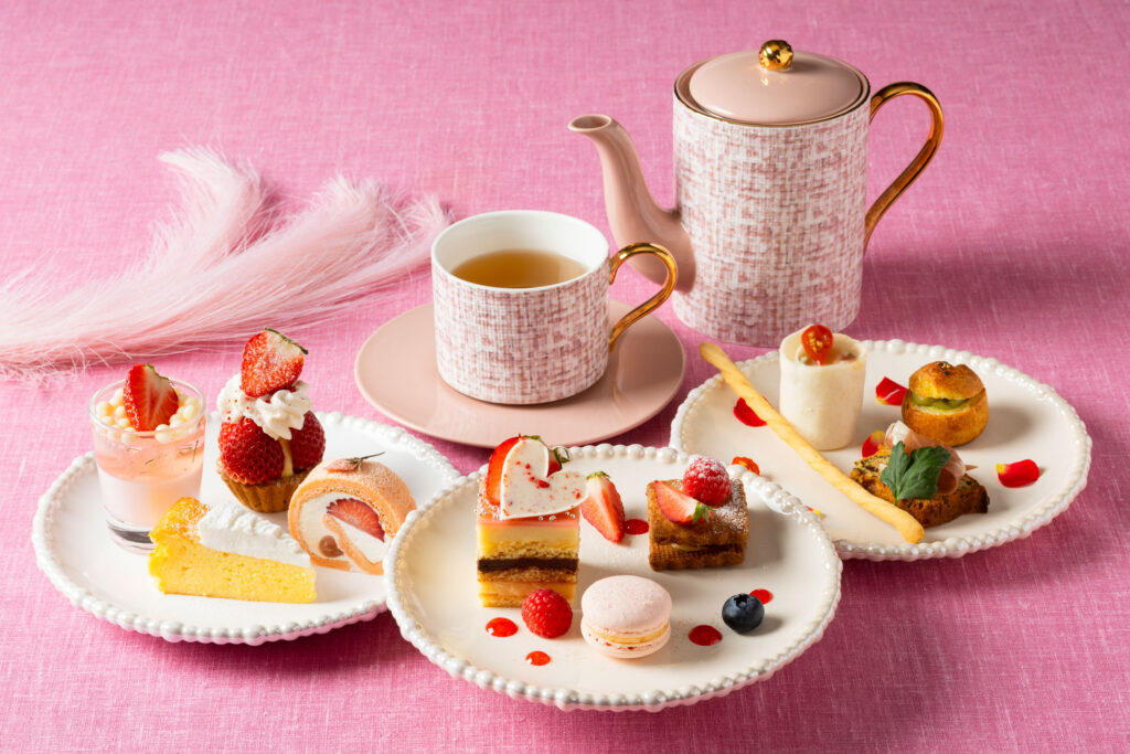 「苺と桜のアフタヌーンティーセット」イメージ