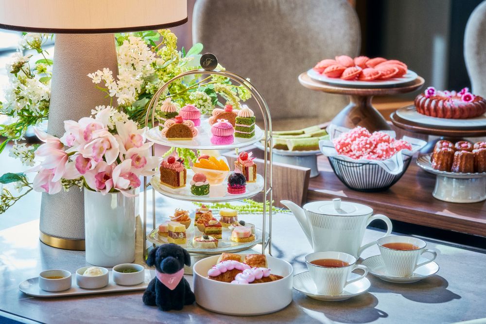 「フレンチアフタヌーンティー『SAKURA IN PARIS』」平日・税込み9,400円、土日祝日・税込み11,000円(いずれもサービス料含む)