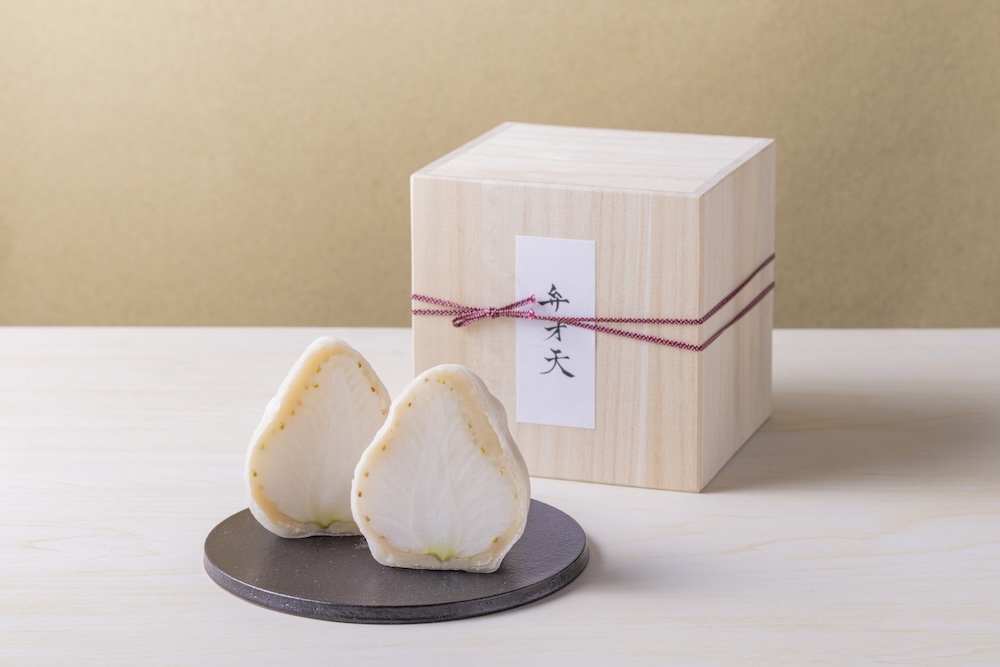 「天使の実プレミアム白いちご大福」イメージ