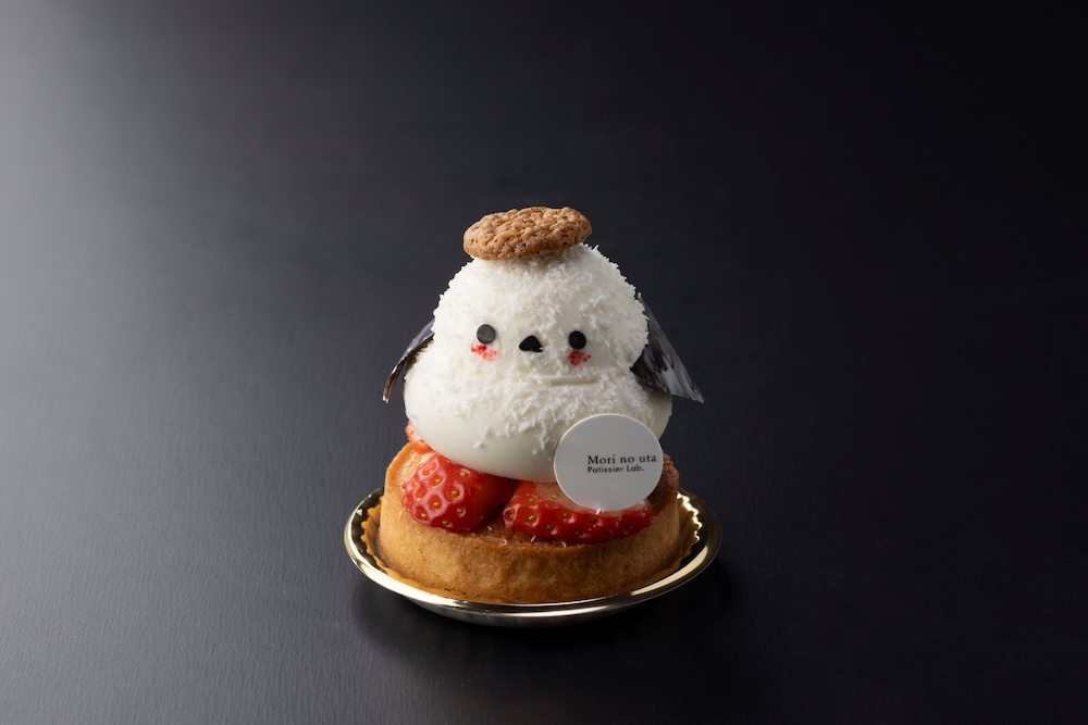 シマエナガがモチーフのケーキ