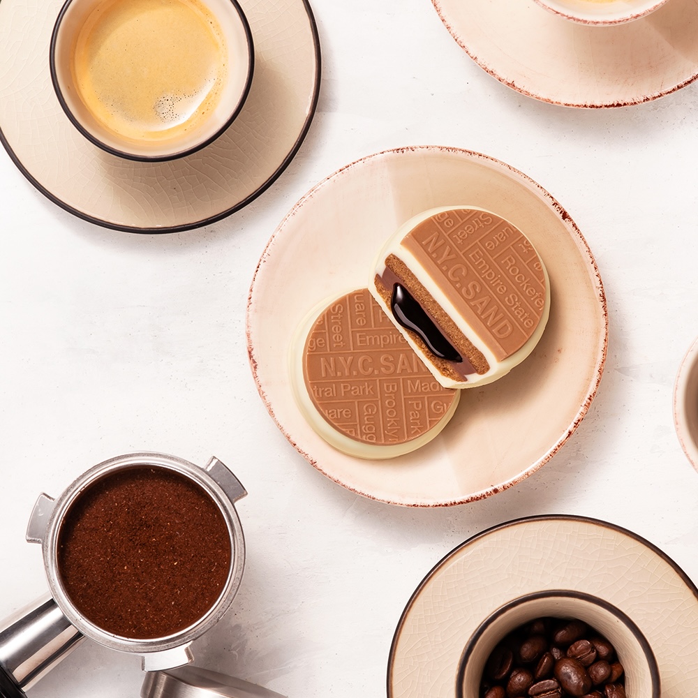 「N.Y.エスプレッソラテキャラメルサンド＆Wチョコレート」イメージ