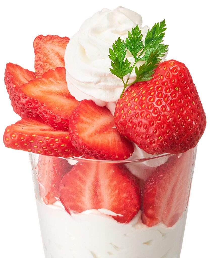 「贅沢いちごパフェ（あまおう使用）」イメージ