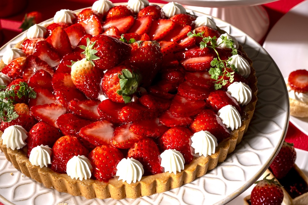 春季限定スイーツビュッフェ「～The Elegant Spring～ Amaou＆Sakura Dessert Collection 2026」イメージ