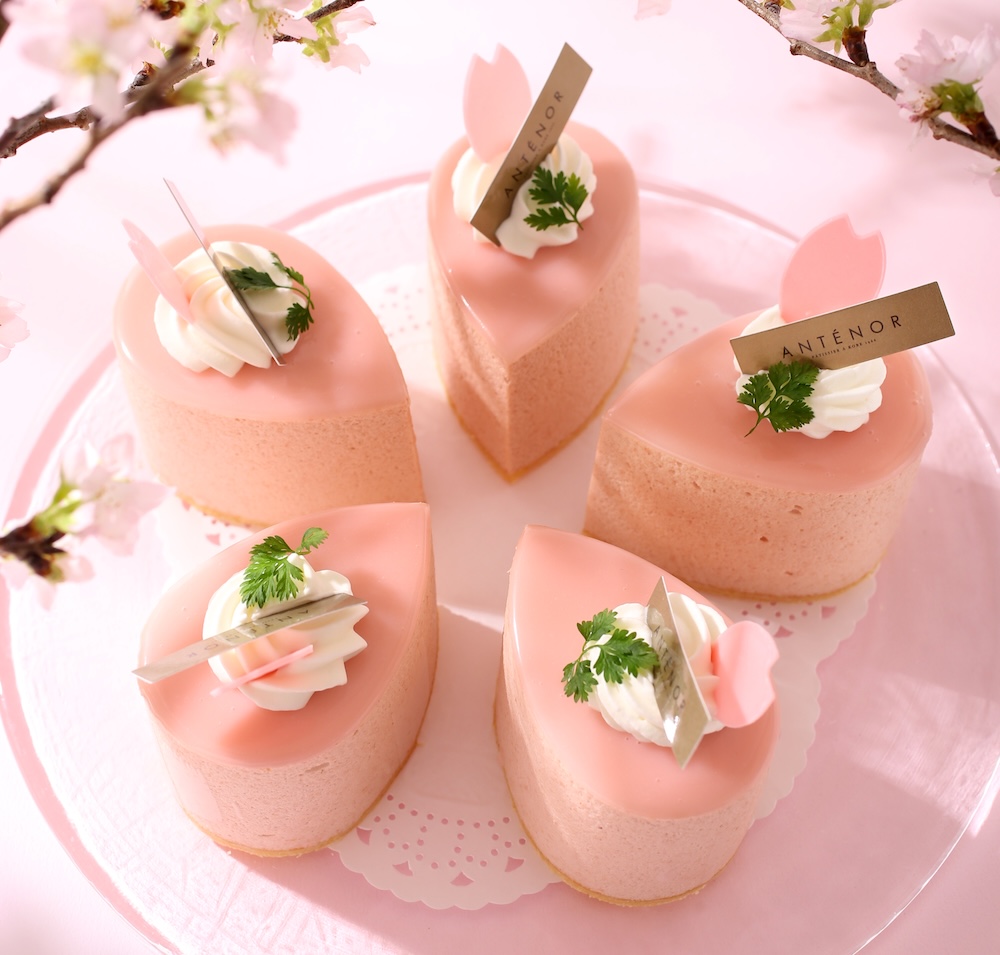 3月5日〜4月17日に販売される「桜と紅茶のケーキ」税込み756円