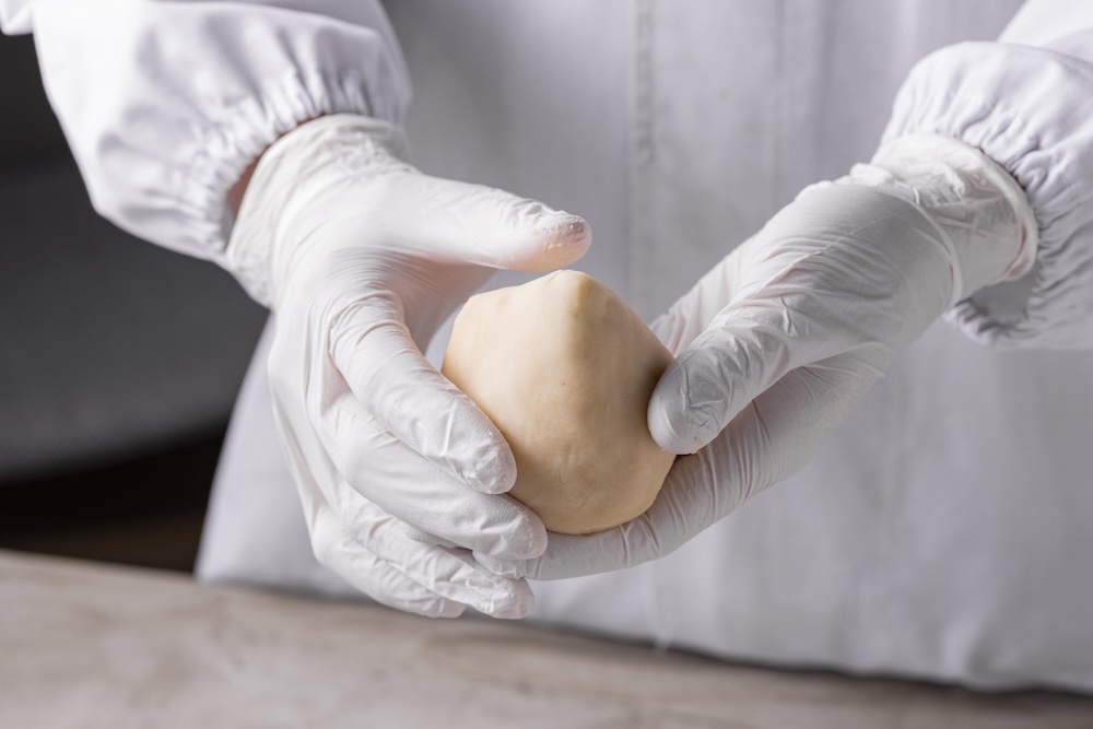 「天使の実プレミアム白いちご大福」イメージ