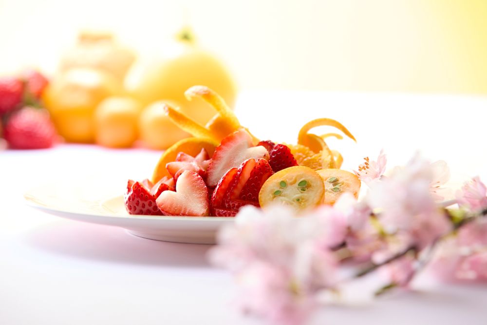 アフタヌーンティーセット「タカノフルーツティアラ　苺と柑橘～春、果実、香る～」イメージ