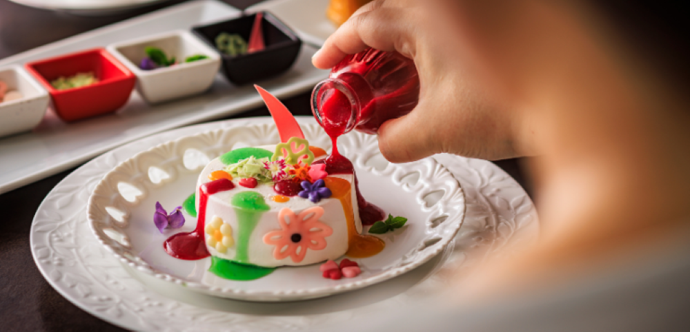 「ハレの日を彩るメモリアルケーキ～春の食べられるアート体験～」イメージ