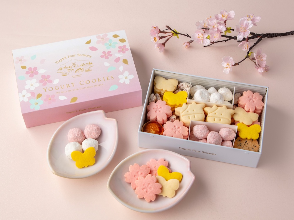 「アトリエ ヨーグルトフォー シーズンズ」の「ヨーグルトさくらクッキー缶」3,240円