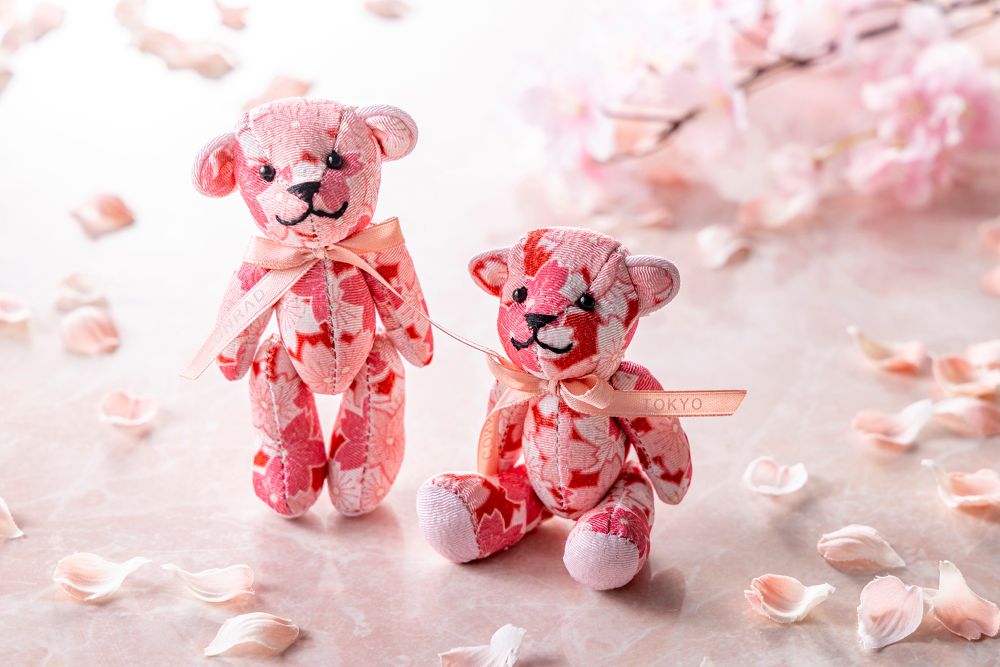 季節限定の「桜柄コンラッド・ベア」イメージ