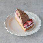 「いちごとチョコのムースタルト」ピース・税込み880円