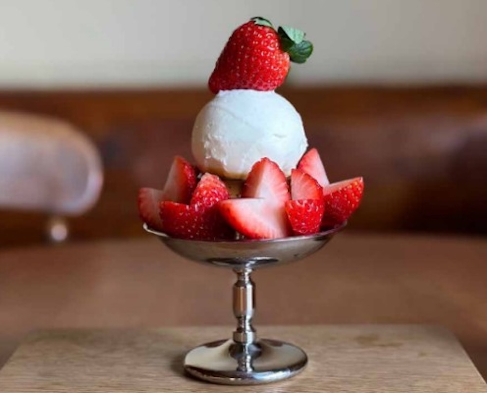 「ビーンズ ファーム」の「いちごのプリンアラモード」2,200円