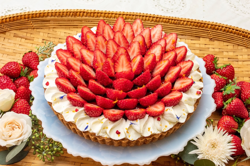 3月1日〜3月15日に販売される「イチゴとダブルチーズのタルト」ピース・税込み1,393円、ホール・税込み7,668円〜