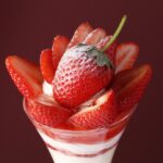 和歌山県産“まりひめ”のスペシャルストロベリーパフェ」税込み3,800円