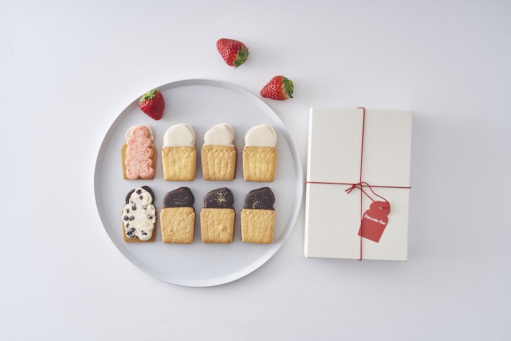 2月15日〜5月中旬に販売される「フェアリークリームウィッチ レーズン＆奈良県産古都華いちご生バターサンド2種セット」8個入り・税込み3,680円
