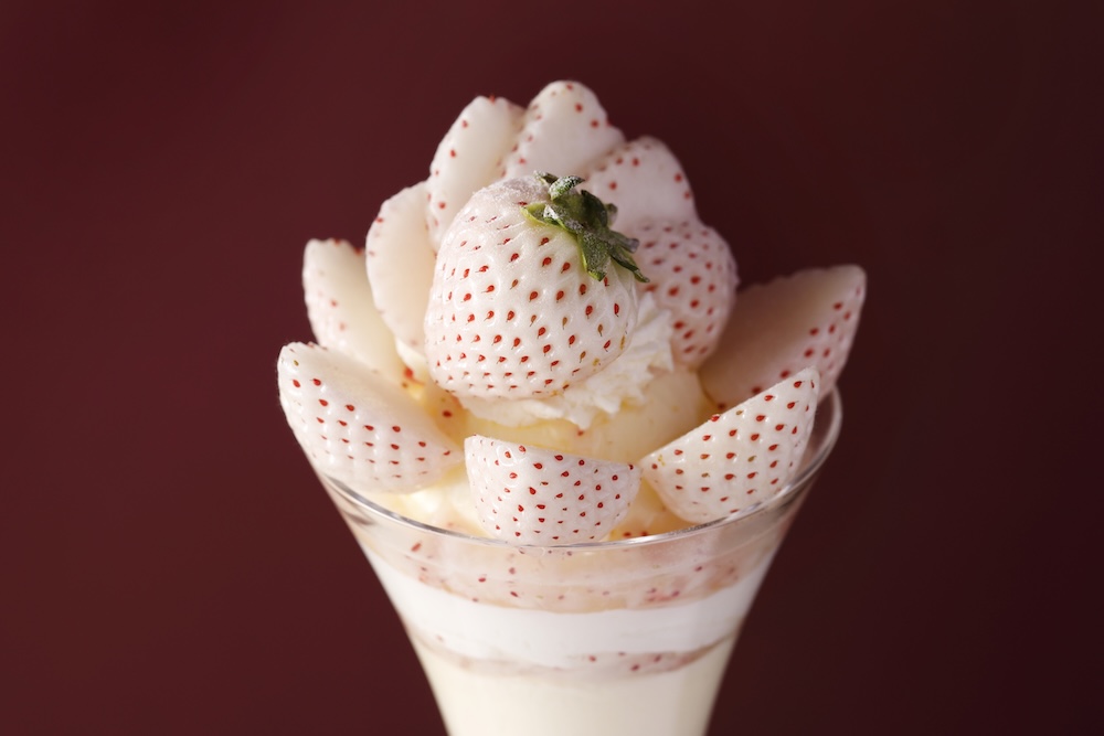 「佐賀県産“天使のいちご”のスペシャルストロベリーパフェ」税込み3,800円