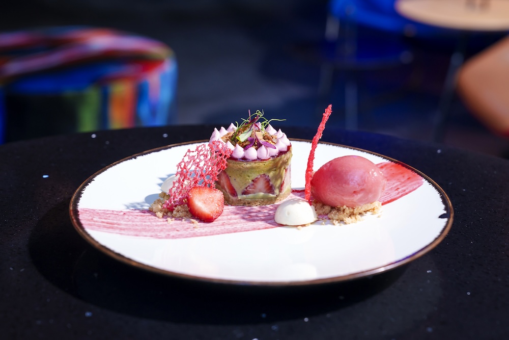 「いちごのフレジェ」税込み1,200円(サービス料含む)