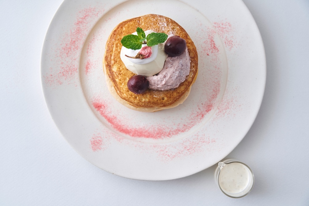 「チェリーと桜クリームのお花見パンケーキ」イメージ