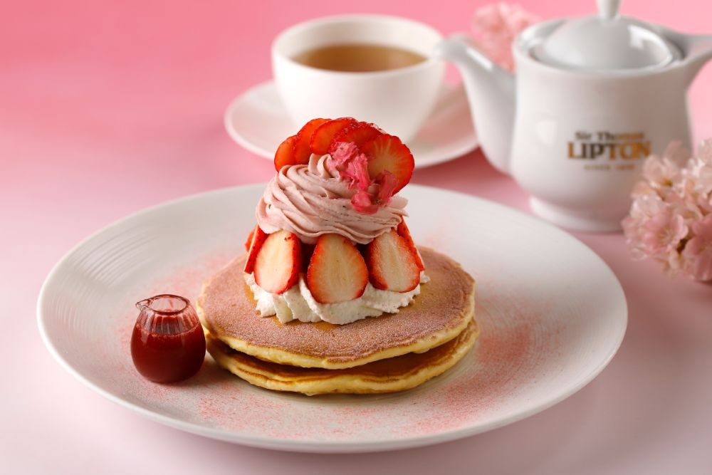 三条本店限定で販売される「苺とさくらのパンケーキ」イメージ