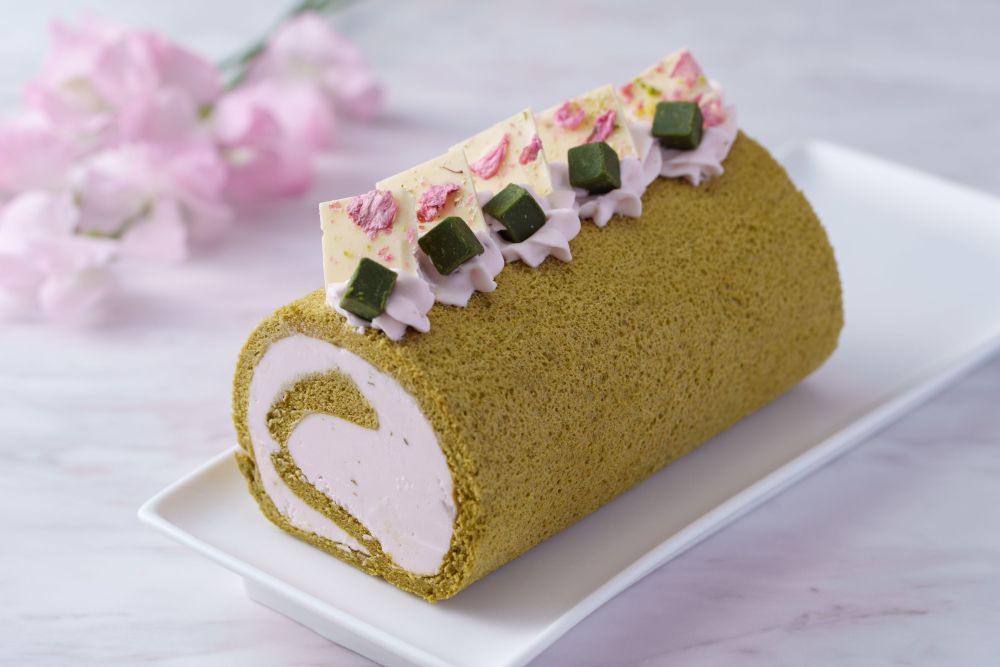 「抹茶と桜のロールケーキ」イメージ