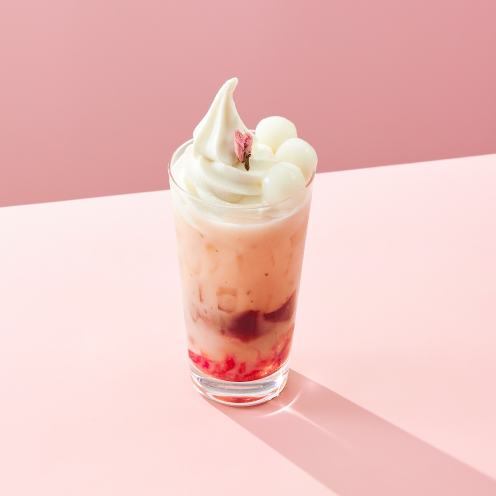 「桜と苺のティーゼリーラテ（桜あん使用）」イメージ