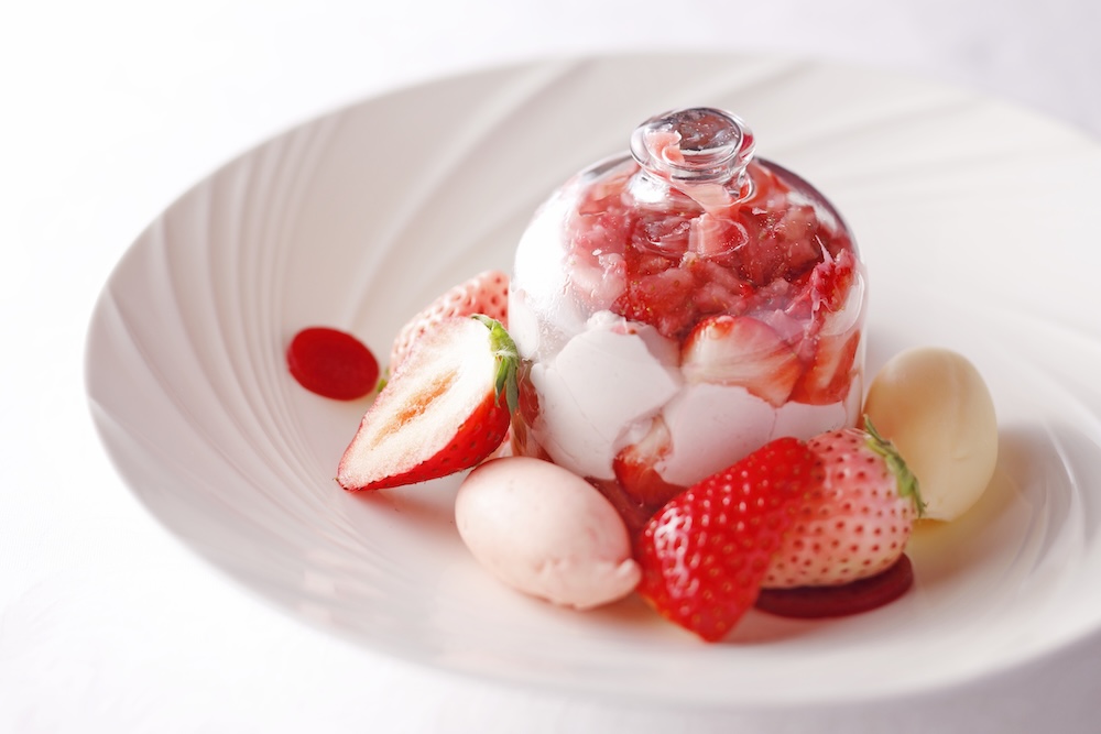 「お皿で楽しむストロベリーパフェ」税込み3,500円