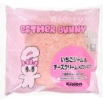 「いちごジャム&チーズクリームメロンパン」税込み203円(沖縄県除く)