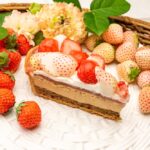 3月16日〜3月31日に販売される「特選 白イチゴと“桃薫”のタルト ~ロイヤルミルクティー風味~」ピース・税込み1,792円、ホール・税込み17,928円