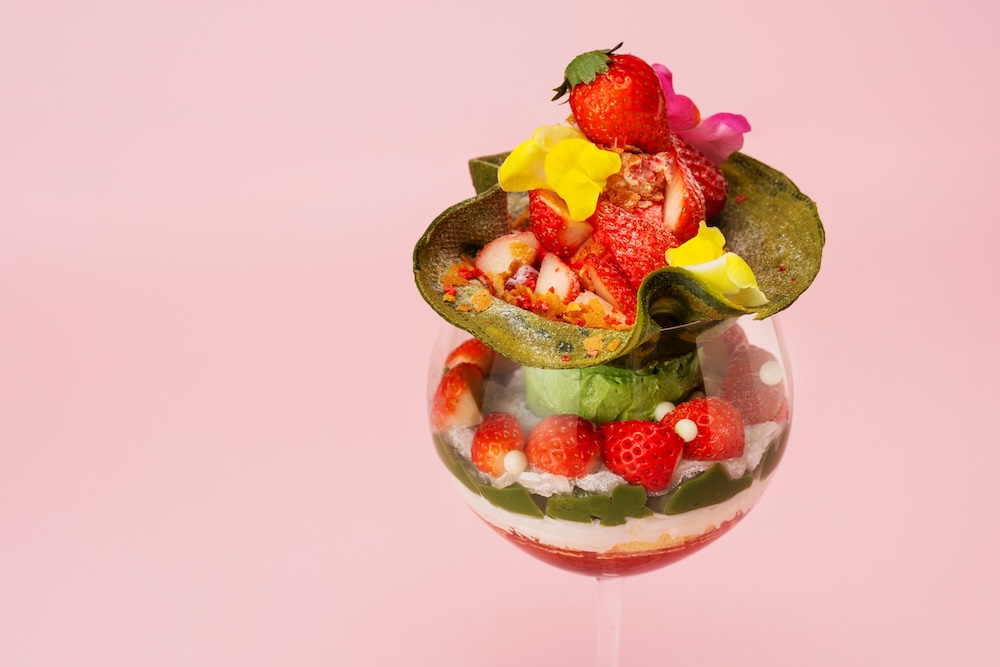 「宮古島いちごと京都抹茶のクレープパフェ」イメージ