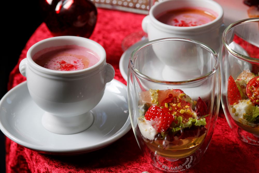 「ストロベリー＆ローズ アフタヌーンティー～ルージュ・コフレ（Rouge Coffret）～」平日限定メニューのイメージ