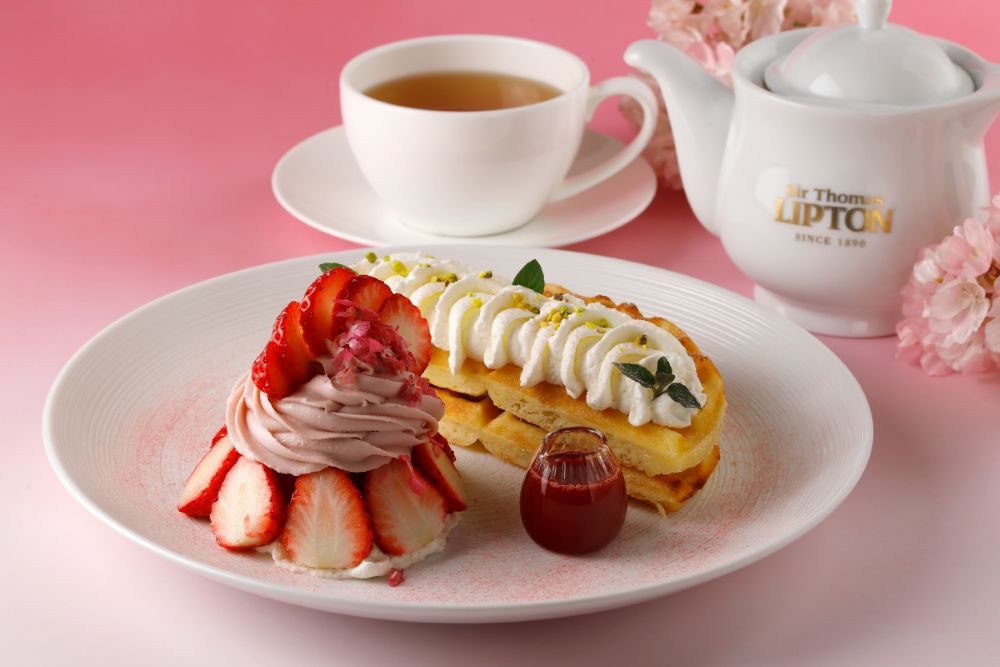 四条店限定で販売される「苺とさくらのワッフル」イメージ