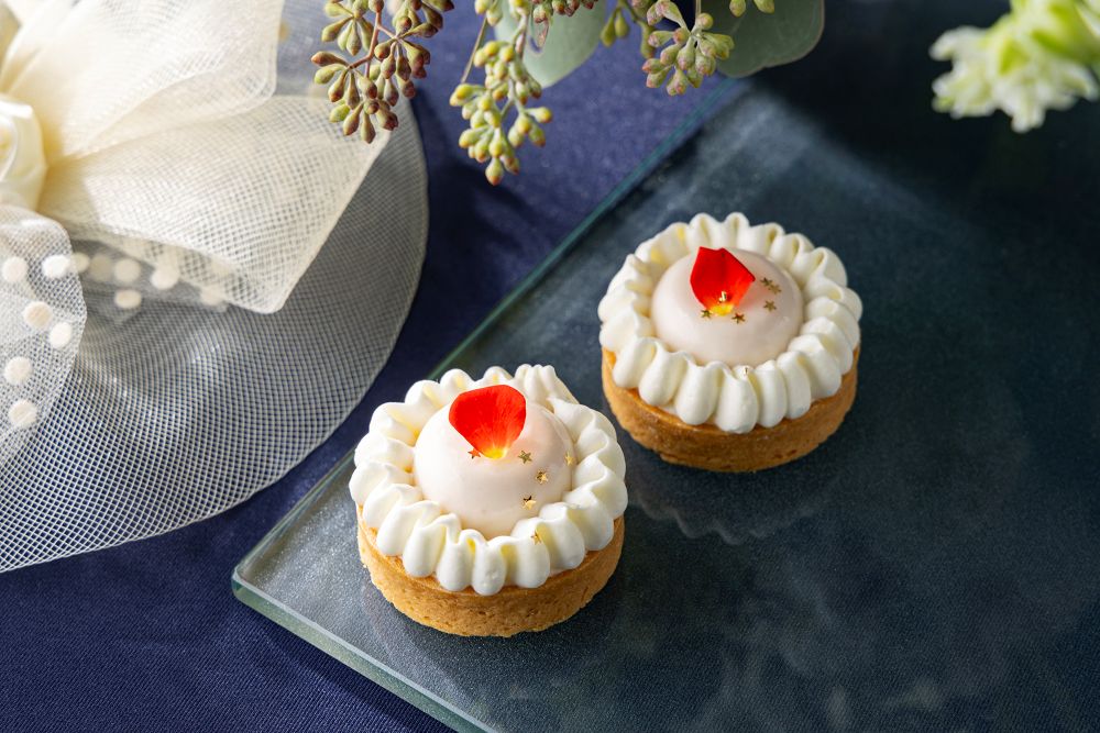 「桜ストロベリーアフタヌーンティー with ロンジン」イメージ