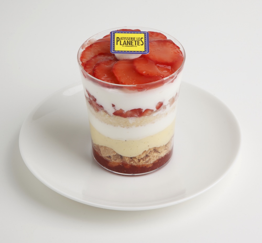2月21・22・28日および3月1日に販売される「パティスリー プラネッツ」の「いちごのトライフル」810円