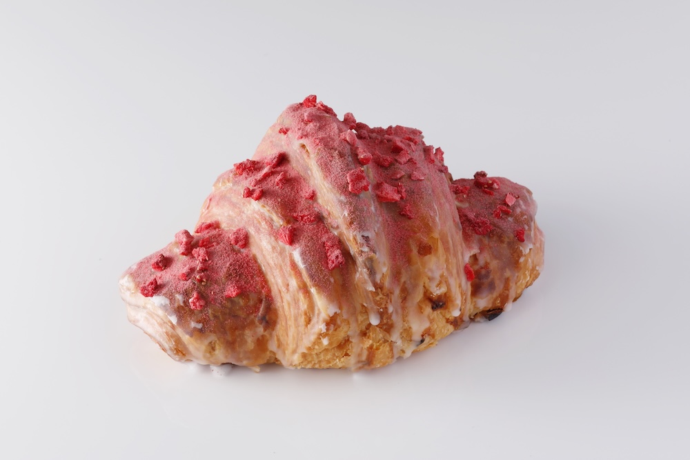 パン＆ケーキ「パティスリーSATSUKI」で販売される数量限定「あまおうクロワッサン」972園