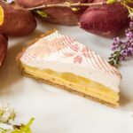 「徳島県里浦産なると金時 “里むすめ”と胡麻のタルト」イメージ