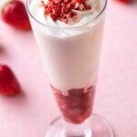 「ソマーハウス」で3月1日〜4月30日に販売される「いちごミルク」税込み1,400円(サービス料含む)