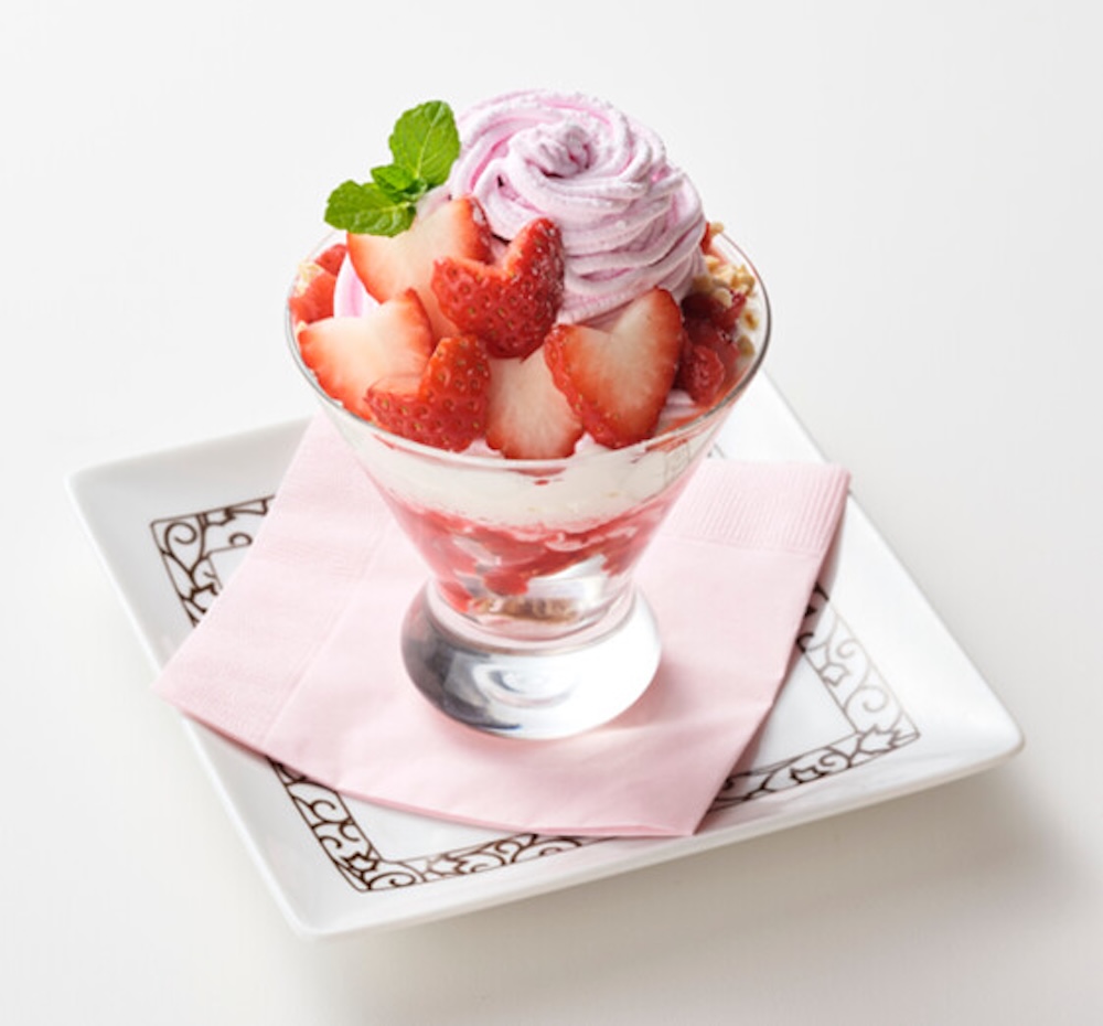 「いちごモンブランのシフォンパフェ」税込み920円