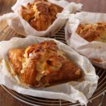 毎週金土日15時頃より販売される芦屋大丸店限定「キャラメルアマンド・クロワッサン」税込み432円