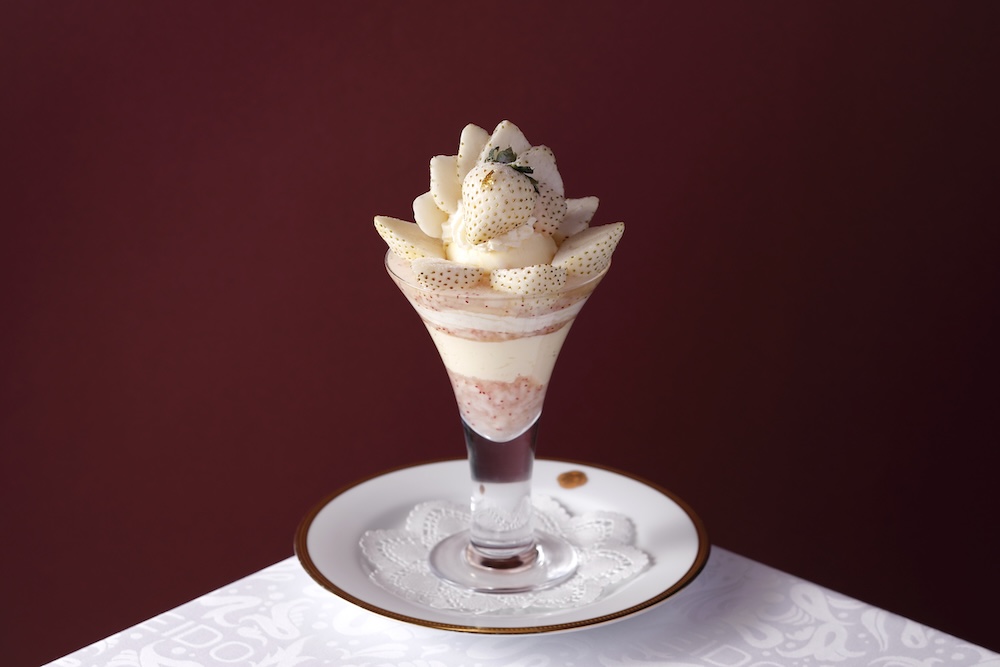 「福岡県産“ゆきぼたん”のロイヤルストロベリーパフェ」税込み6,600円