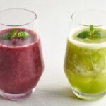 左から「アサイースムージー」、「グリーンスムージー」各・税込み836円