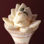 「福岡県産“ゆきぼたん”のロイヤルストロベリーパフェ」税込み6,600円