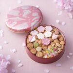 「銀座 菊廼舎」の「冨貴寄 桜色缶」税込み2,160円(なくなり次第販売終了)