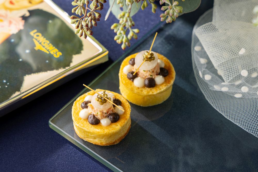 「桜ストロベリーアフタヌーンティー with ロンジン」イメージ