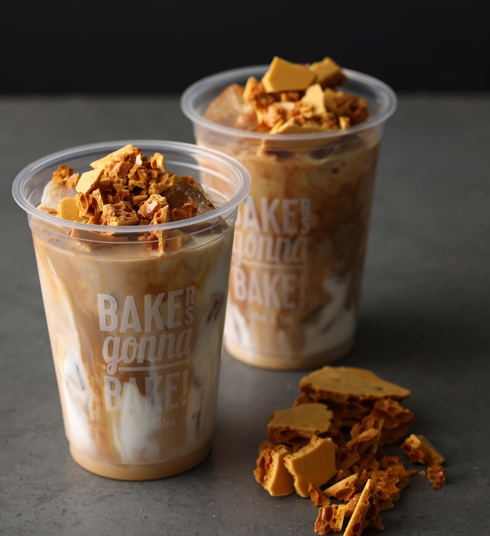 通年販売されている「ハニカムトフィーミルクティー（ホット／アイス）」税込み560円