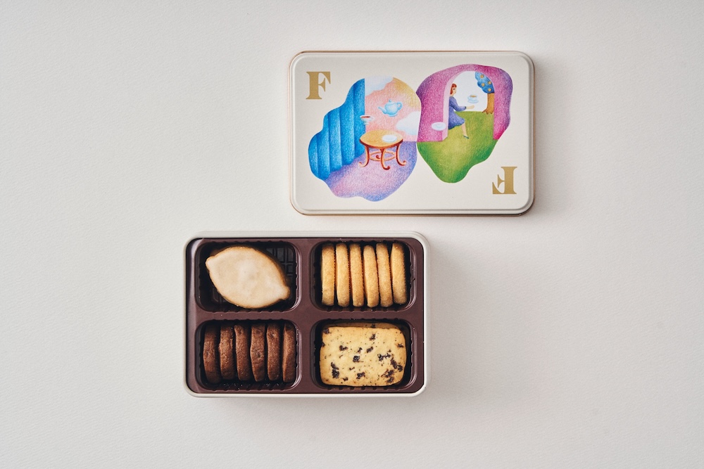 「FF biscuits can [tea time]　ティータイムのとびら缶」税込み2,200円