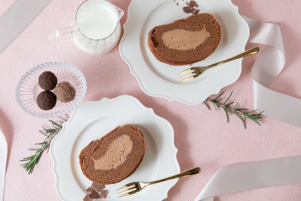 「&Mel×モンシェール 食物繊維たっぷり米粉のショコラロール」イメージ