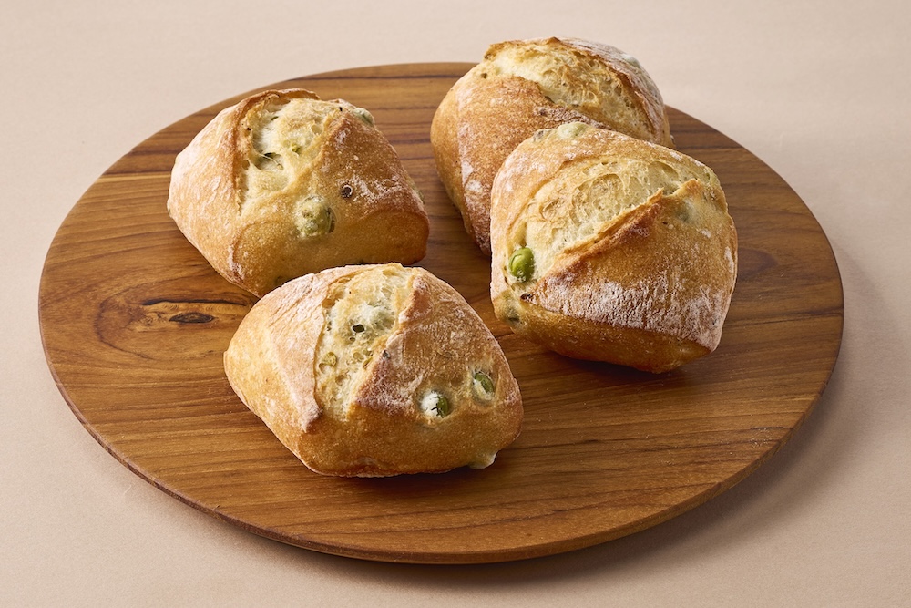 新作「グリーンピースのプチパン」4個入り・税込み756円