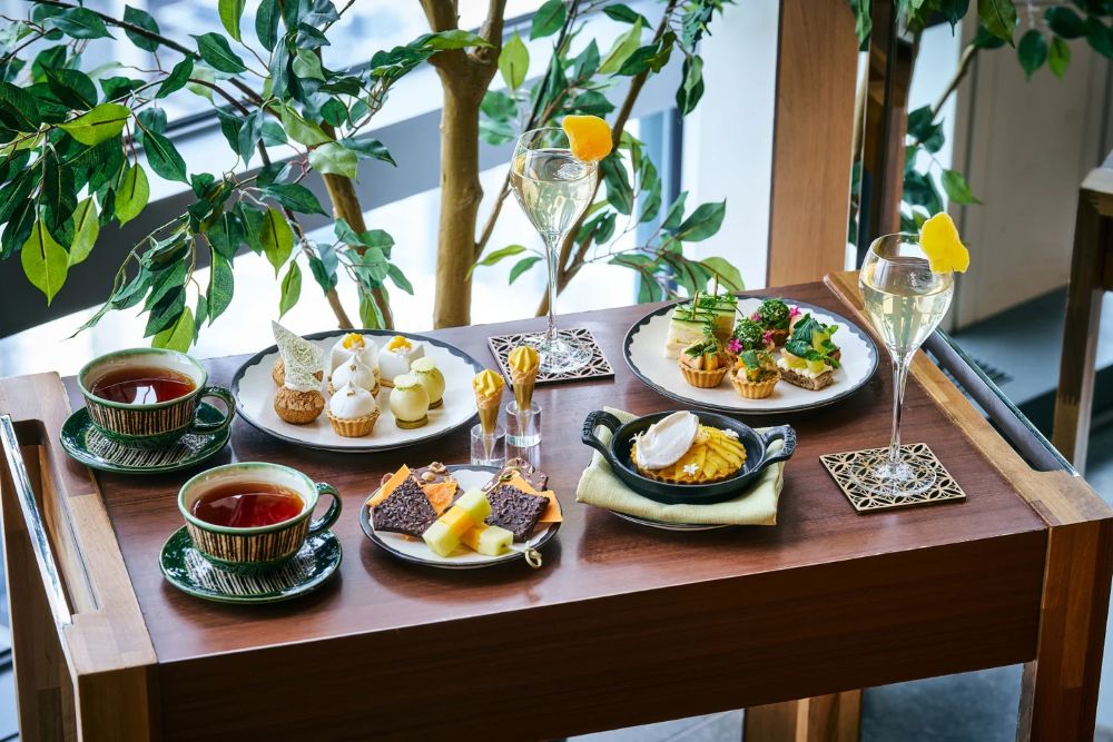 「メロン＆マンゴーアフタヌーンティー」税込み7,800円（別途サービス料）