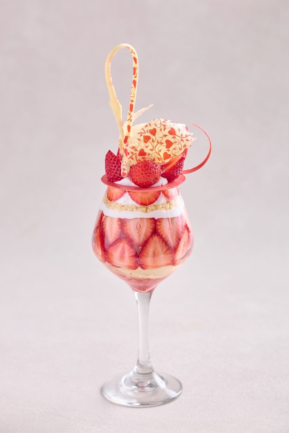 「スワンパフェ ～あまおう苺～」イメージ